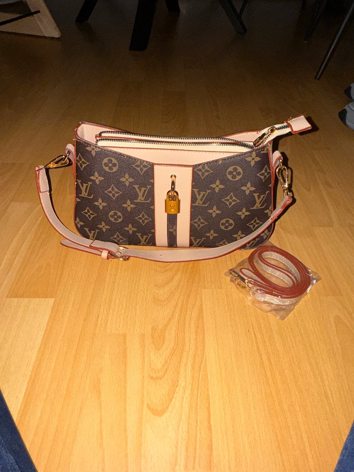 Louis Vuitton Dames Tas 1:1 Nieuw, Sieraden, Tassen en Uiterlijk, Verzenden, Nieuw, Bruin, Handtas