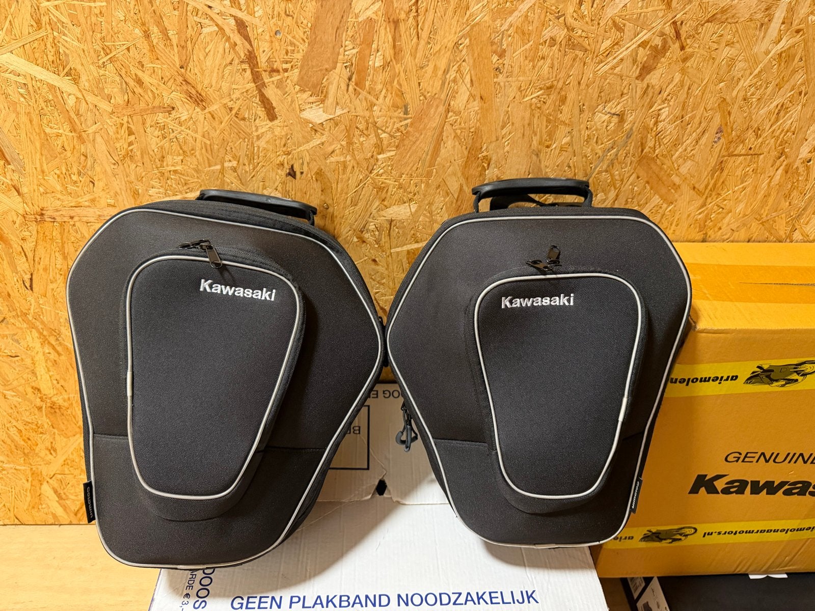 Nieuwe Kawasaki koffers (Ninja 650 & Z650)+ bracket set, Ophalen, Nieuw