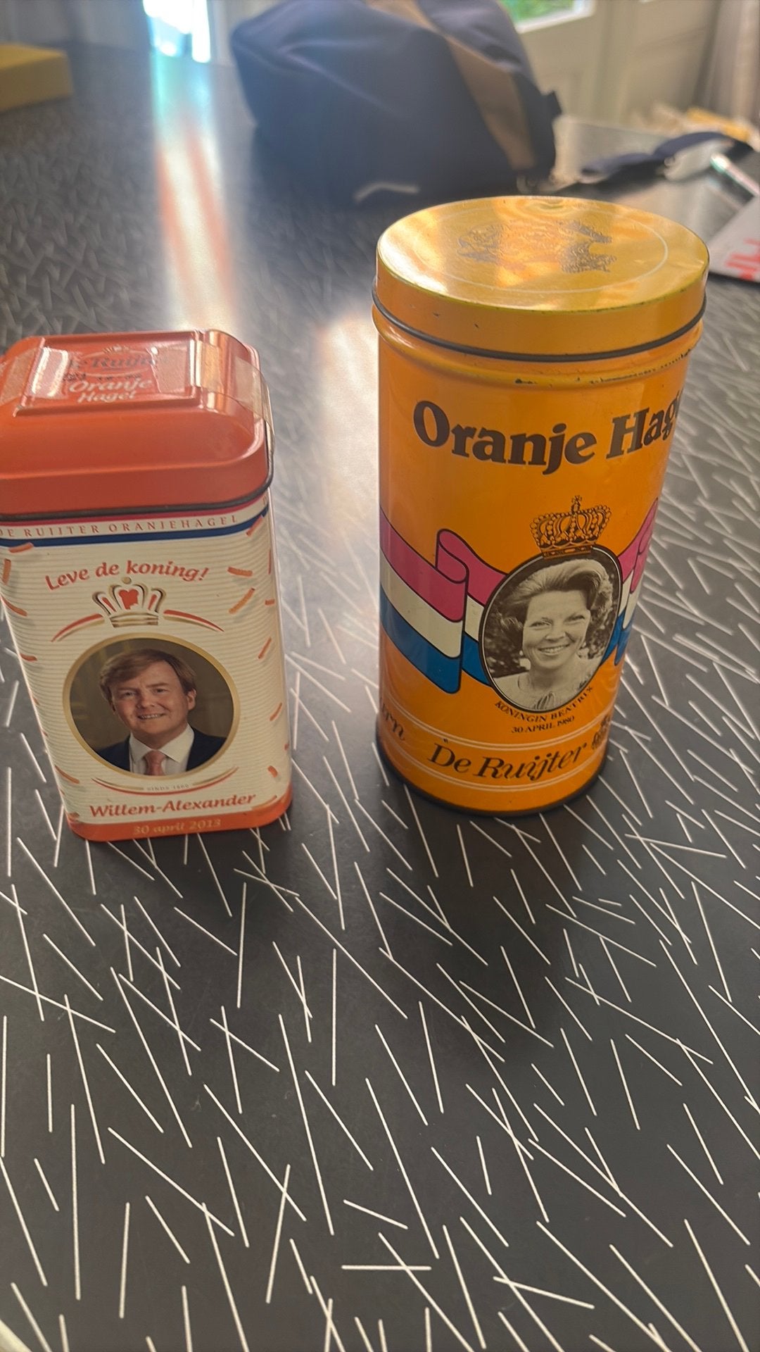 2 leuke oude oranjeblikken 1980 en 2013, Verzamelen, Ophalen of Verzenden, Zo goed als nieuw, Overige