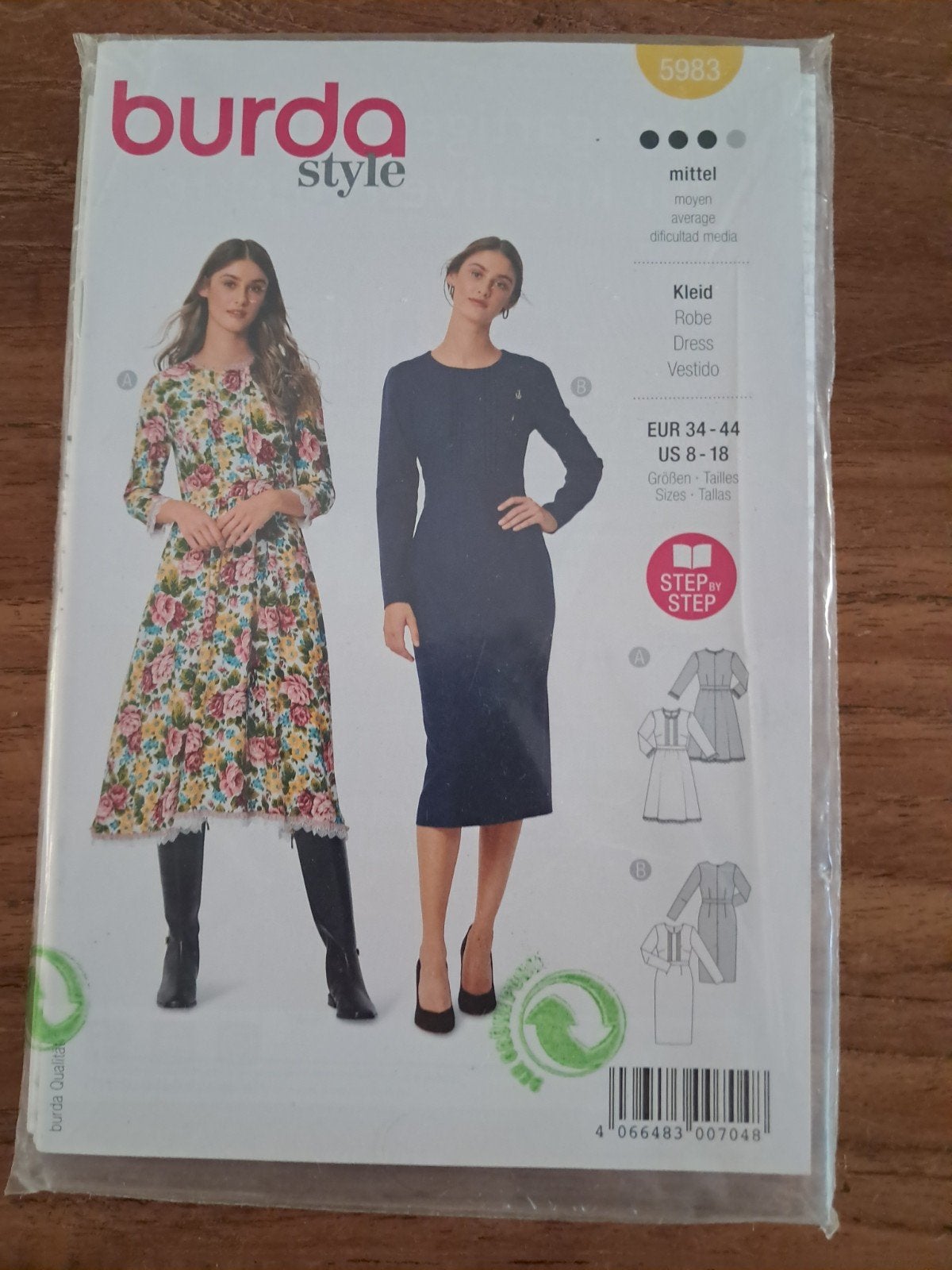 Burda 5983 naaipatroon voor verschillende jurken, Ophalen of Verzenden, Zo goed als nieuw, Vrouw, Burda