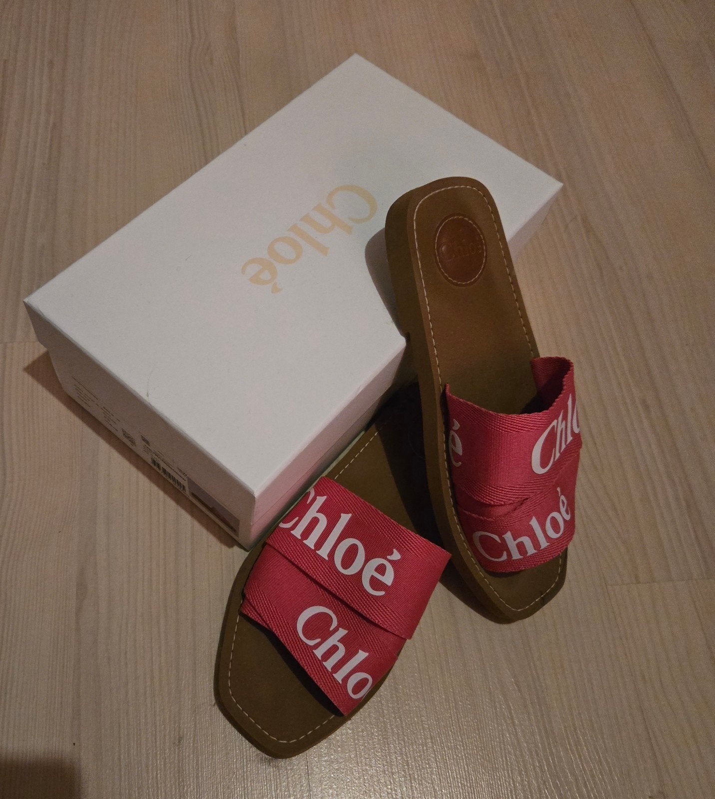 CHLOE slippers mt 38 fuchsia - Zo goed als nieuw, Kleding | Dames, Slippers, Chloe, Ophalen of Verzenden, Zo goed als nieuw