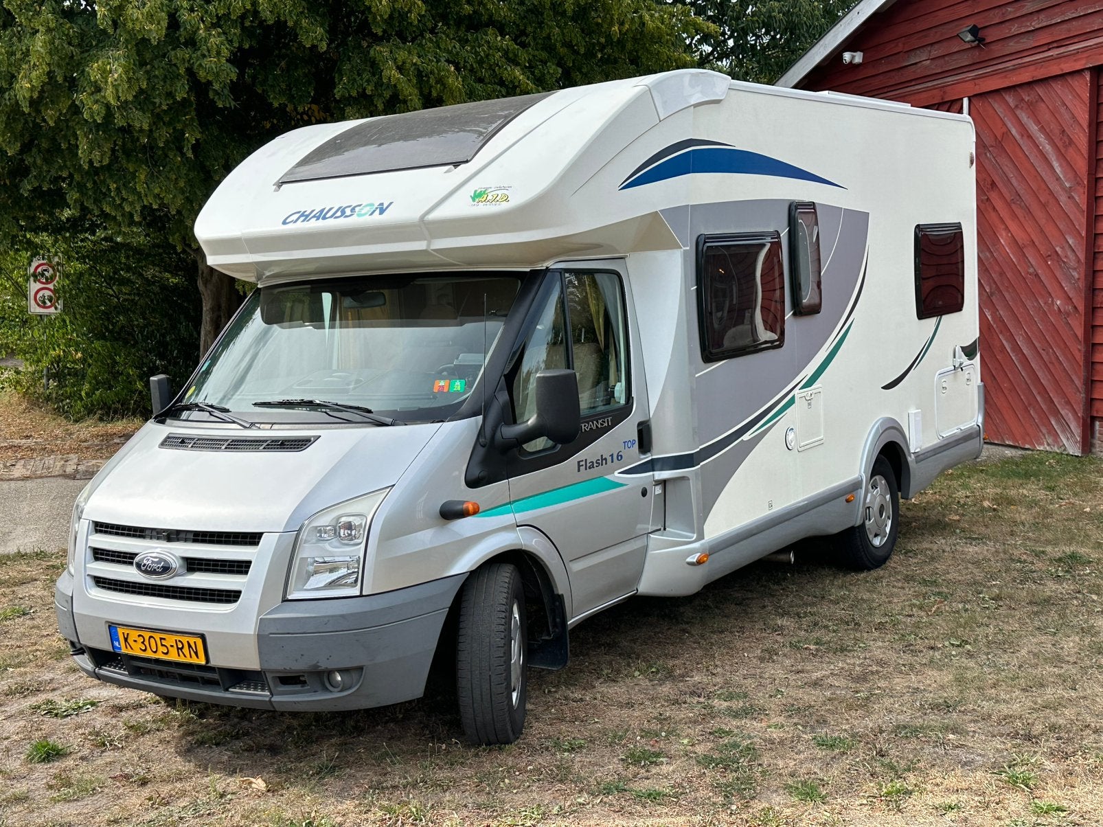 Ford Chausson Flash 2011 82.300 km lengtebedden, Standaard zit, Koelkast, Ford, 6 tot 7 meter