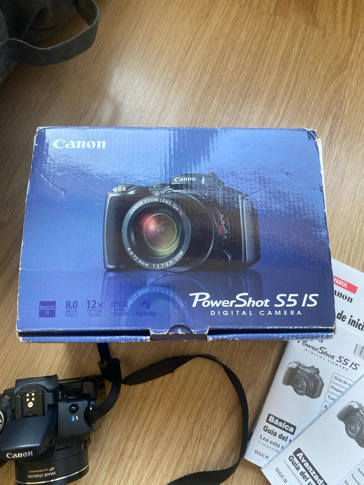 Foto 2 van Canon PowerShot S5 IS Digitale Camera - Compleet