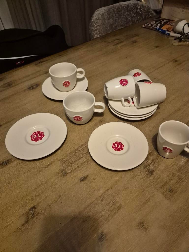 Douwe Egberts koffie- en cappuccinokopjes met schotels, Ophalen of Verzenden