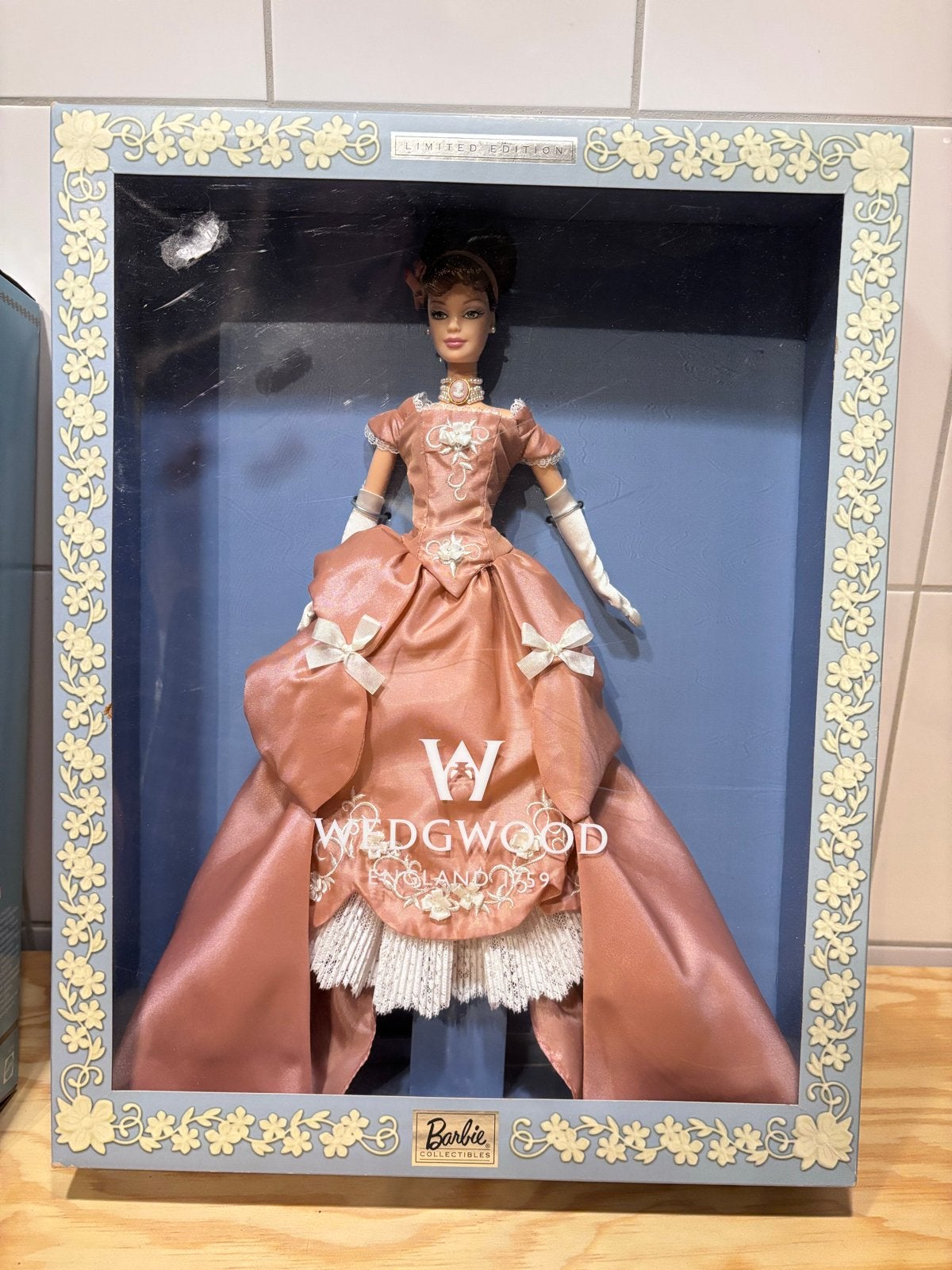 Limited Edition Wedgwood Barbie Collectible, Verzamelen, Ophalen, Nieuw
