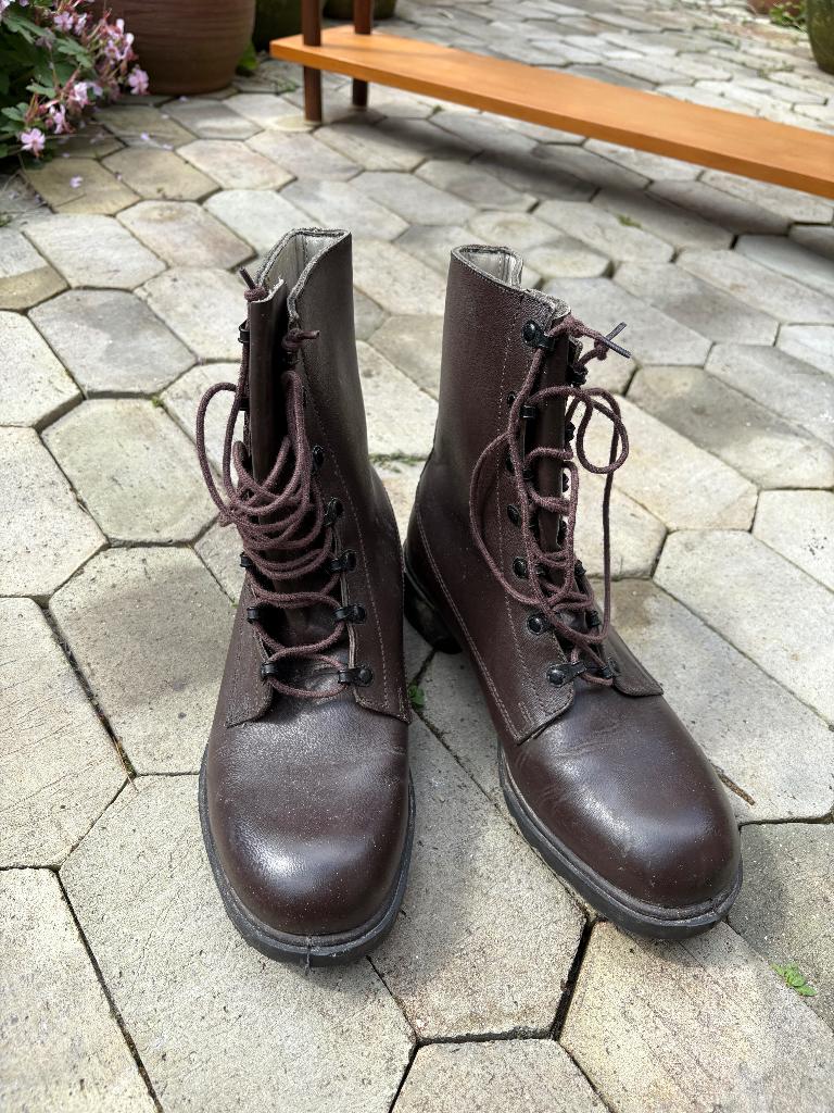 BRUINE legerkisten ongebruikt maat 42, Ophalen of Verzenden, Landmacht, Nederland, Kleding of Schoenen