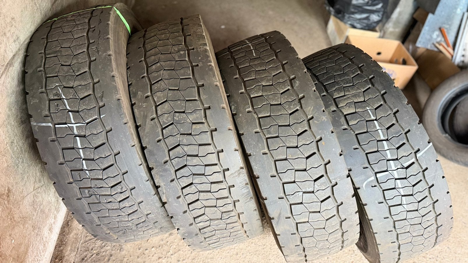 315/70/22,5 set Bridgestone 2024 jaar, Gebruikt, Vrachtwagen, Overige maten, Ophalen of Verzenden