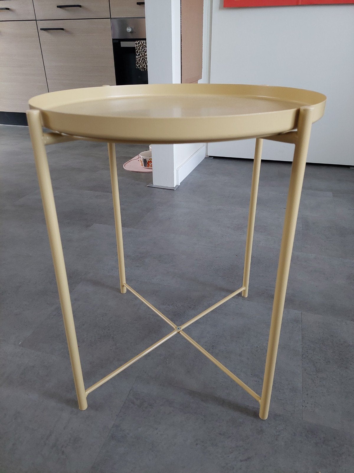 leuk bijzettafeltje van de Ikea., Ophalen, 50 – 75, Minder dan 50 cm, Gebruikt