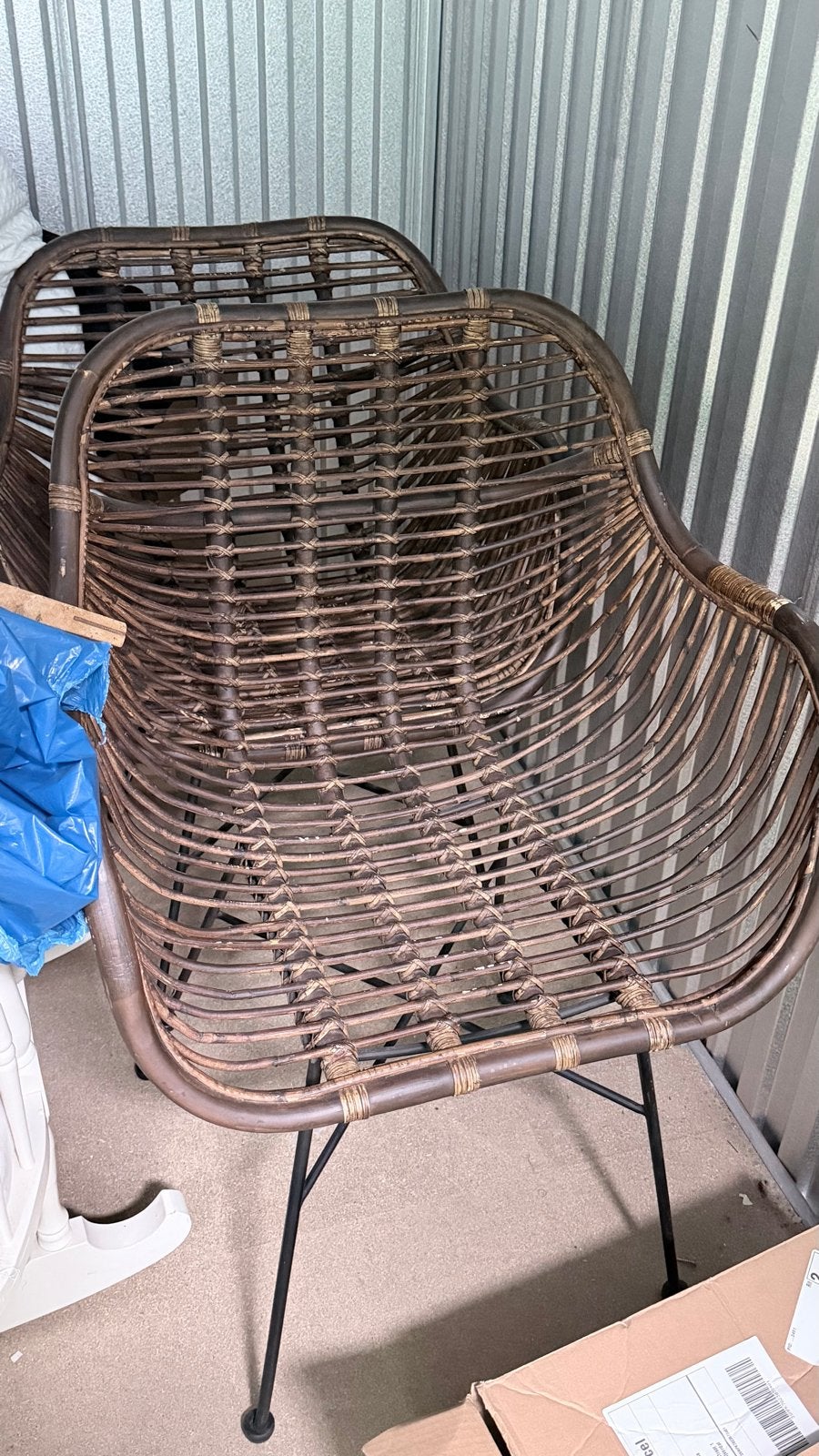 4 rotan stoelen met metalen poten, Huis en Inrichting, Stoelen, Ophalen, Gebruikt, Bruin, Riet of Rotan