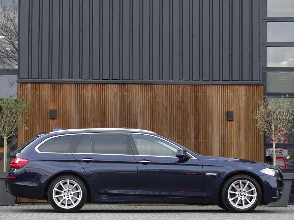 BMW 5 Serie Touring 530xd 259PK / High Executive / LED / LCI, Auto's, BMW, Automaat, Gebruikt, Euro 6, 2993 cc