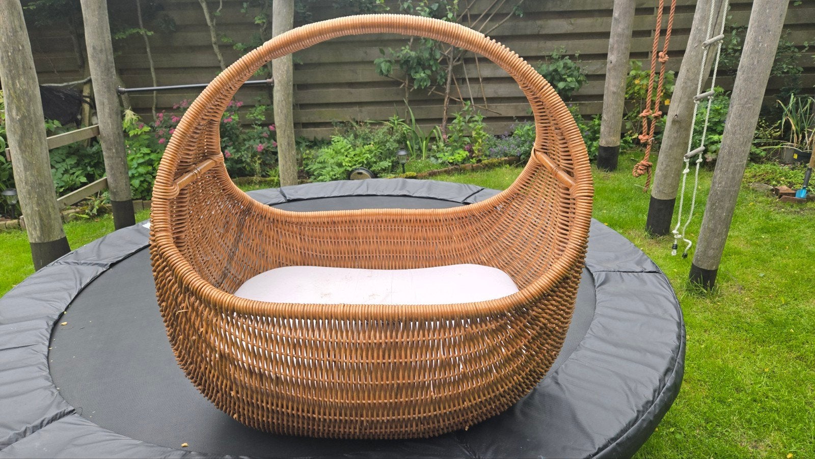 Rotan wieg/hangwieg met matrasje, Ophalen of Verzenden, Zo goed als nieuw, Wieg