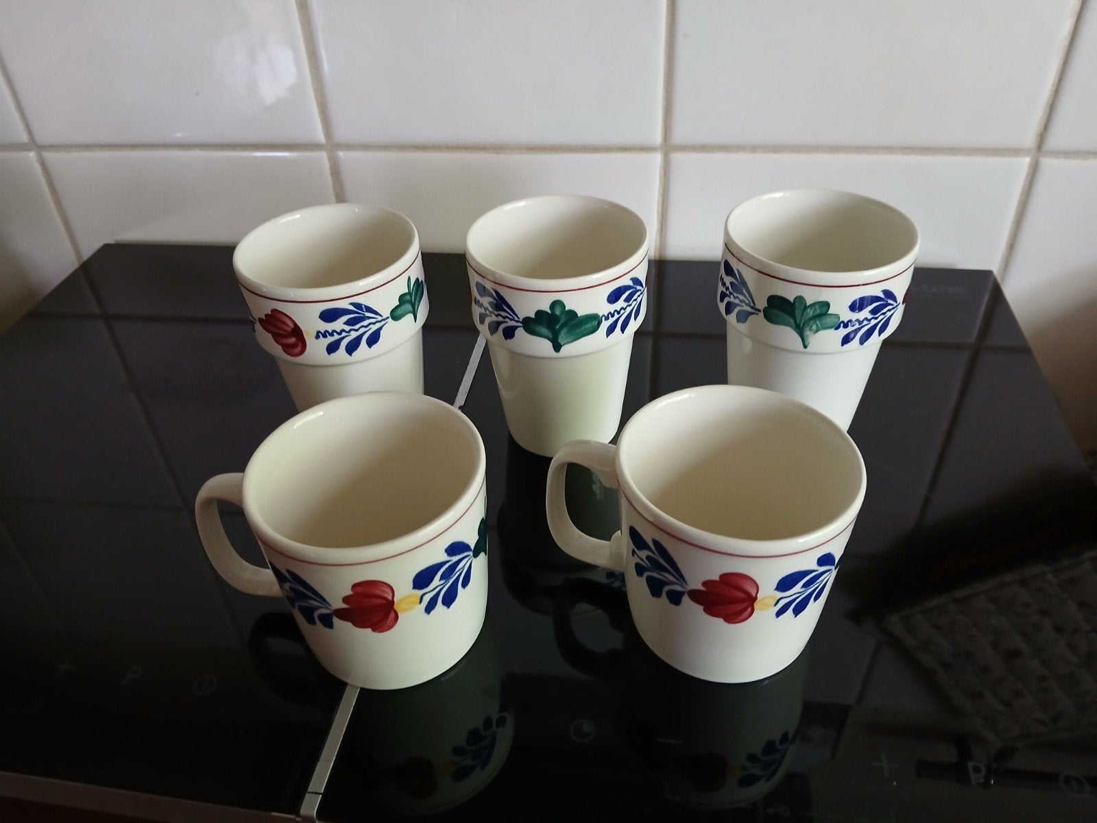 Royal Boch Boerenbont Kopjes en Mokken - 8 stuks, Ophalen, Zo goed als nieuw, Aardewerk, Kop(pen) en/of Schotel(s)