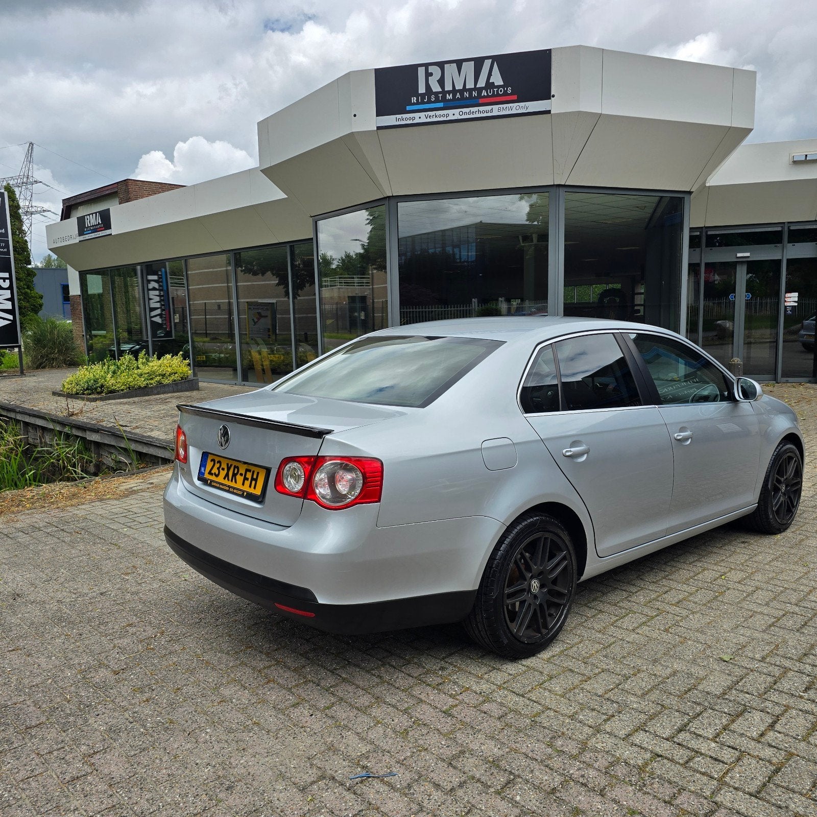 Volkswagen Jetta 1.6 75KW AUT 2007 Grijs, Auto's, Volkswagen, Euro 5, Stof, 1282 kg, Zwart