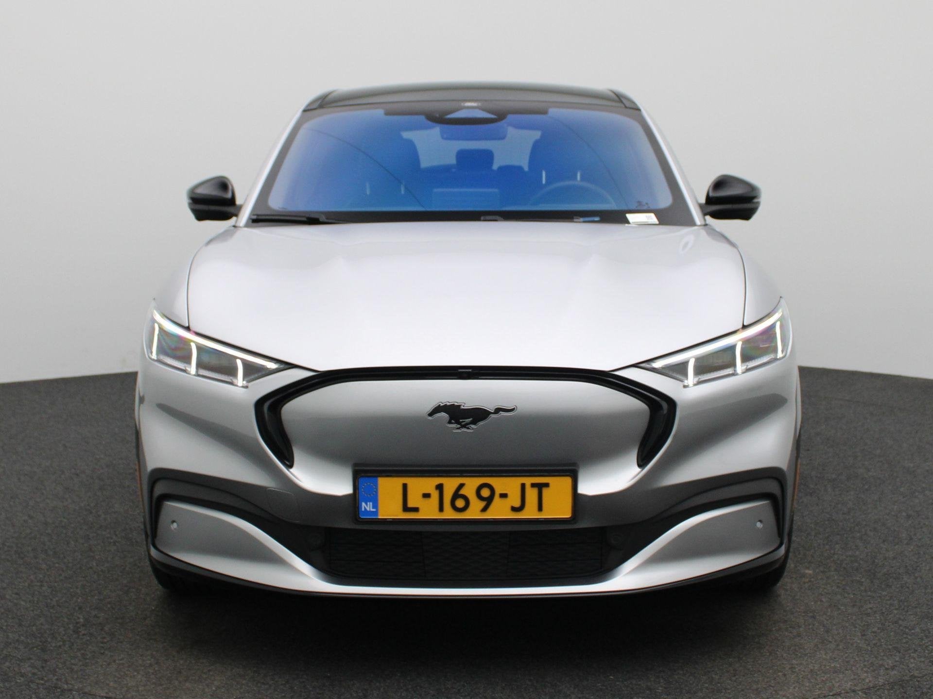 Ford Mustang Mach-E AWD 75 kWh | Elekt Bestuurdersstoel met, Auto's, 12 maanden, Stof, Gebruikt, 750 kg