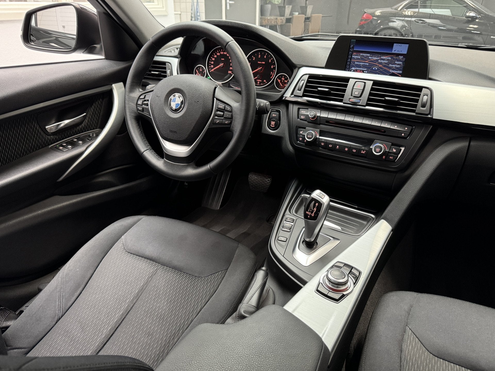 BMW 3-serie 316i High Executive 2014 Automaat, Xenon, Auto's, BMW, Automaat, Gebruikt, 4 cilinders, Zwart
