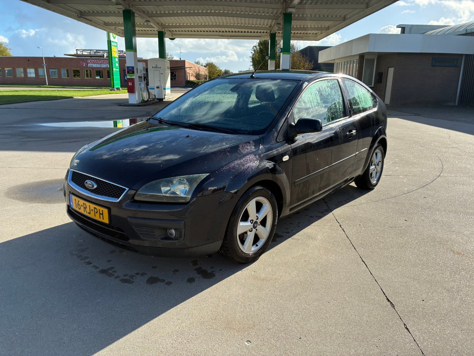Ford Focus 1.6 74KW 3D 2005 Zwart, Auto's, 1596 cc, Zwart, 4 cilinders, Origineel Nederlands
