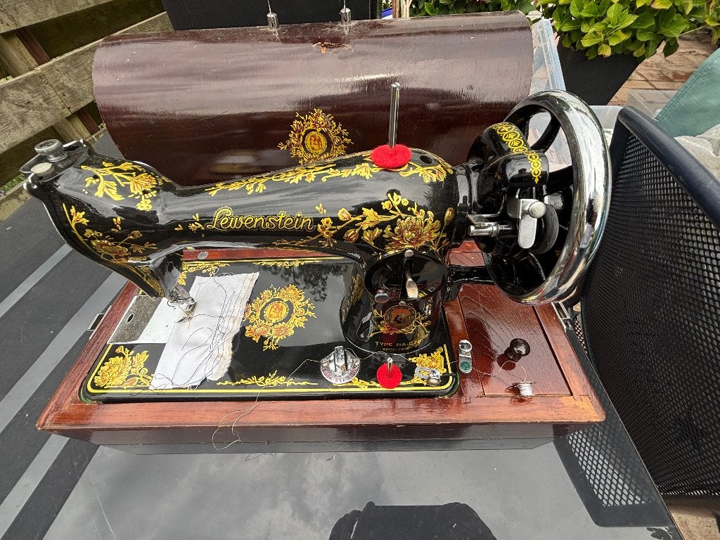 Naaimachine Lewenstein, Antiek en Kunst, Antiek | Naaimachines, Ophalen of Verzenden