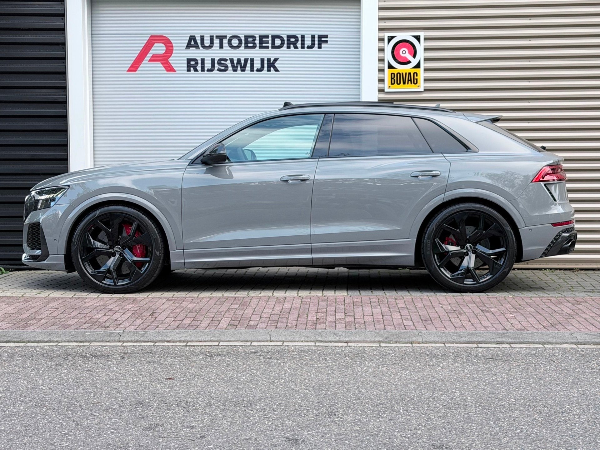 Audi RSQ8 4.0 TFSI quattro Carbon/Keramisch/HuD, Gebruikt, 600 pk, Bedrijf, Vierwielaandrijving