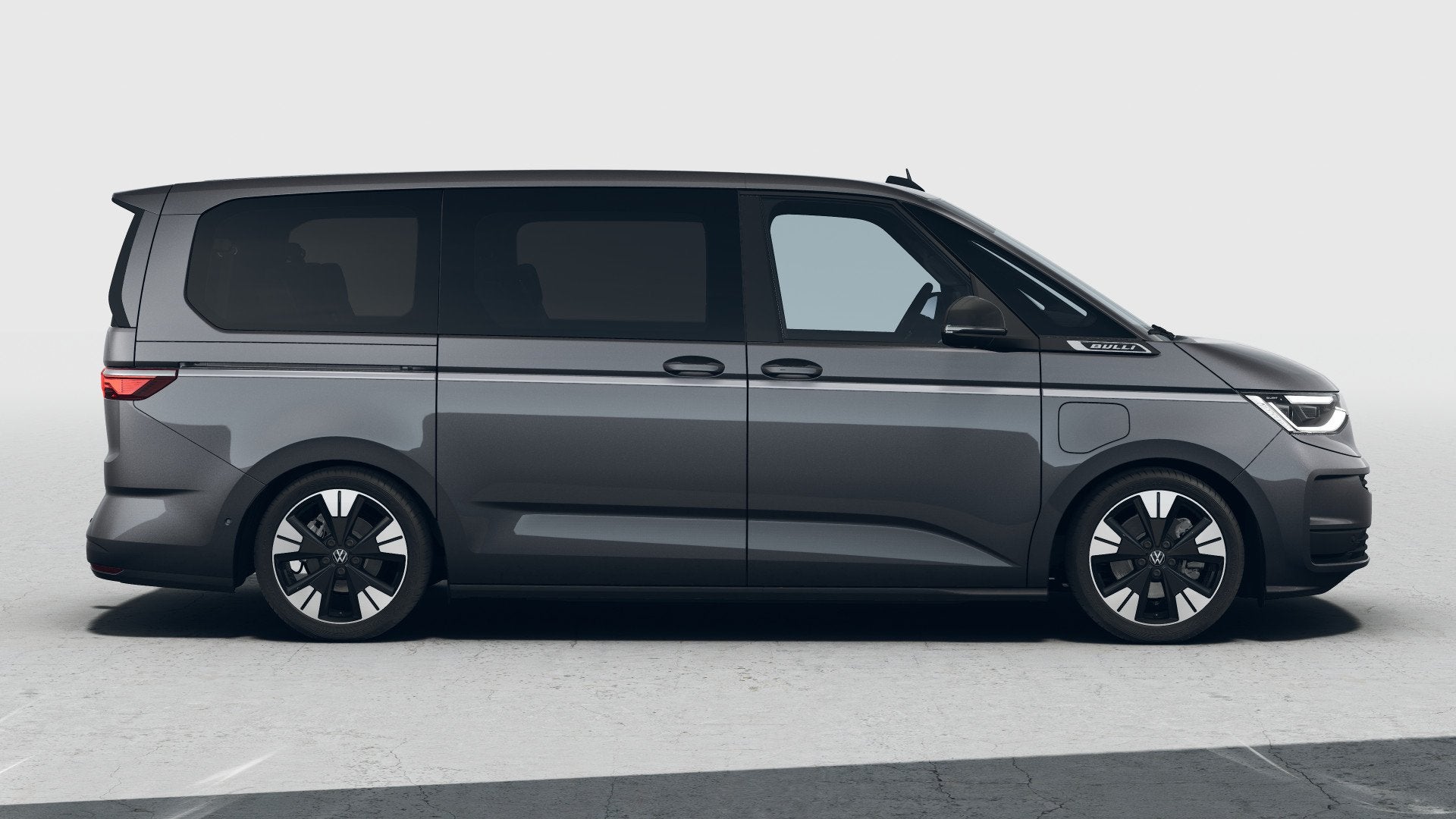 Volkswagen Multivan 1.5 eHybrid 245pk L2 Bulli Edition 4Moti, Auto's, Bestelauto's, Automaat, 12 maanden, 1498 cc, Euro 6