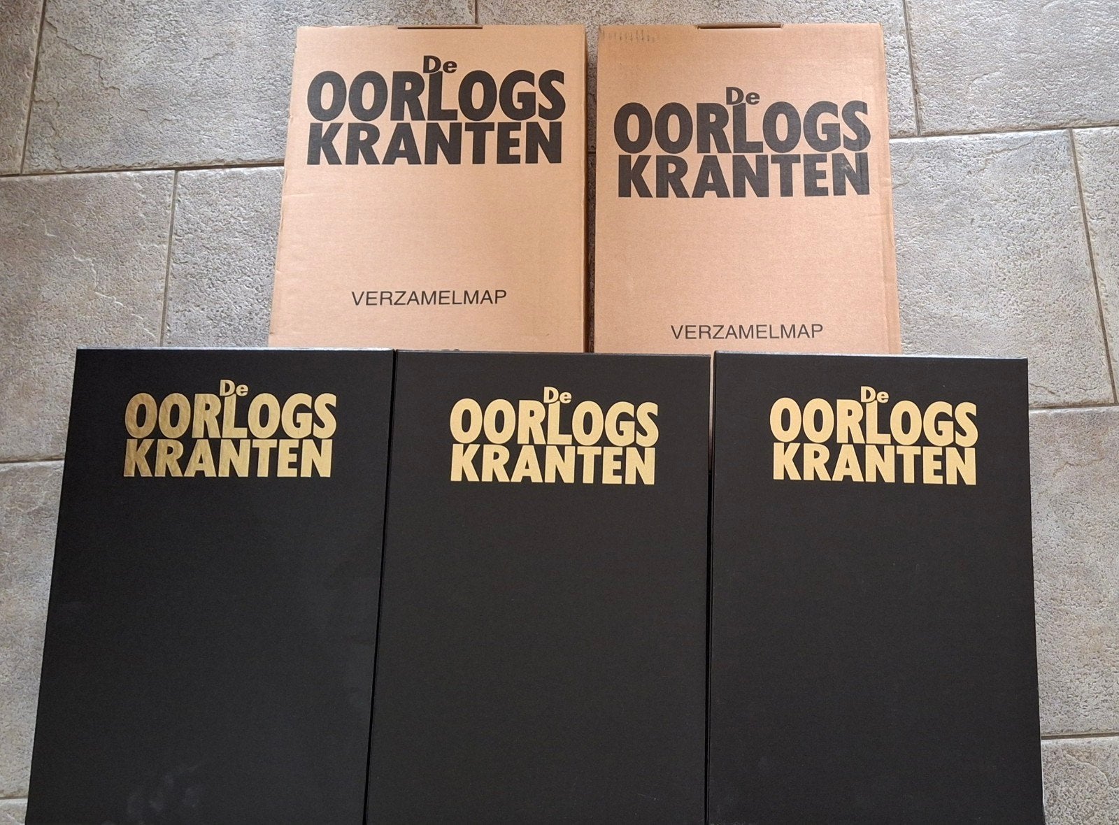 De Oorlogskranten Verzamelaarsmap (5 stuks), Verzamelen, Ophalen, Overige soorten, Overige gebieden, Boek of Tijdschrift