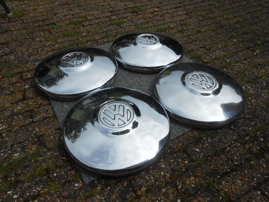vw volkswagen kever 66/67er wieldoppen chroom, Ophalen of Verzenden, Gebruikt, Volkswagen