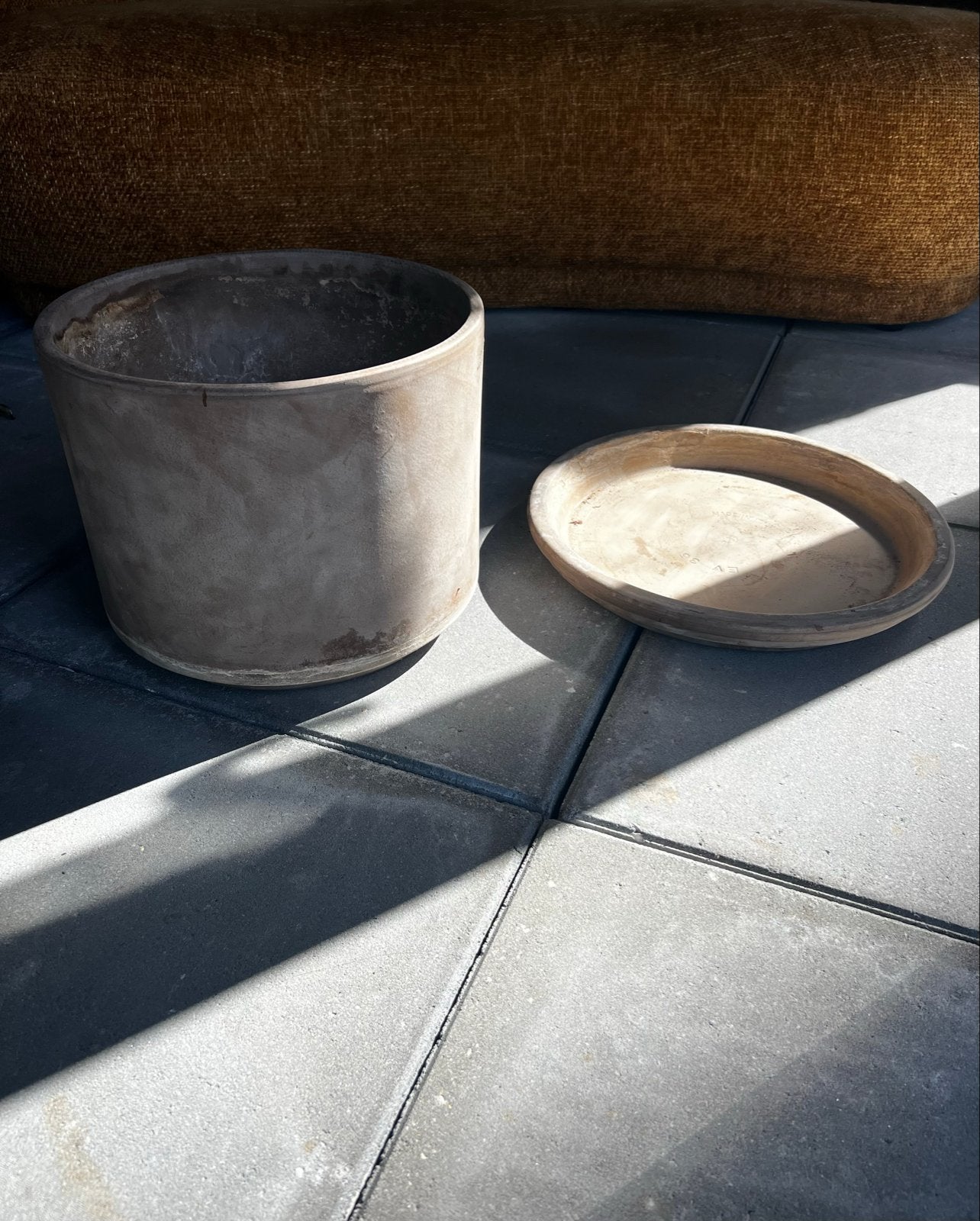 Gebruikte bloempot met schotel - Made in Italy, Ophalen, Steen, Gebruikt, Minder dan 60 cm