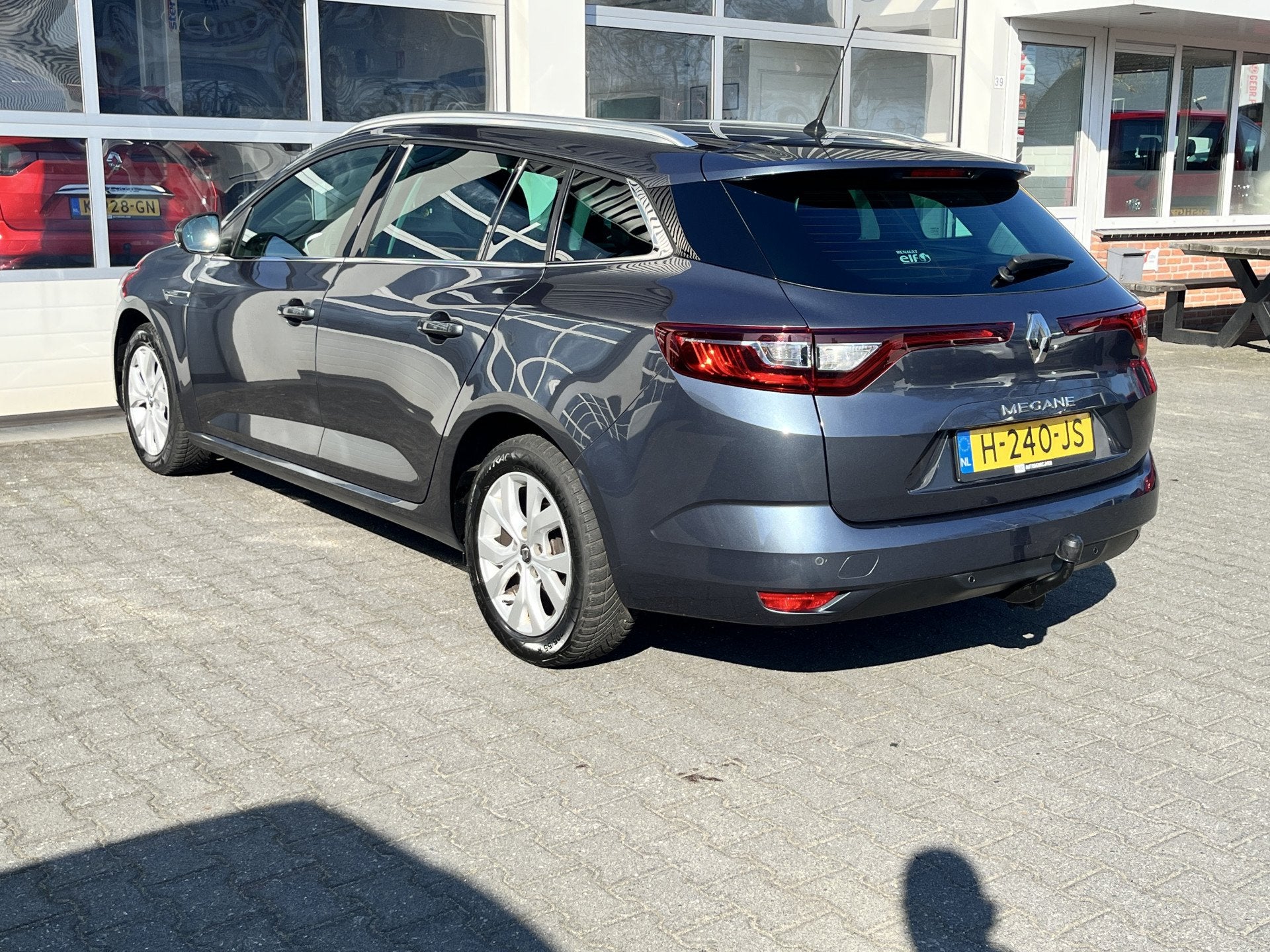 Renault Mégane Estate 1.3 TCe Limited Airco Trekhaak Parkee, Auto's, Voorwielaandrijving, Dealer onderhouden, Stof, 4 cilinders