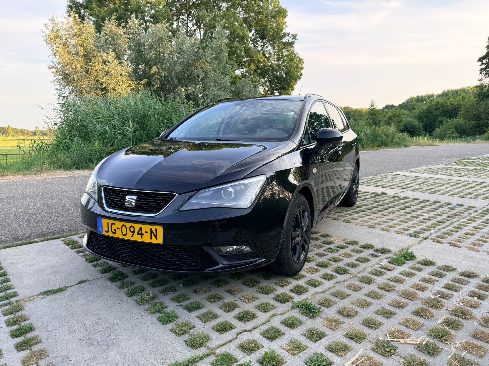 Zeer nette Seat Ibiza | 1.0 TSI 70KW ST 2016 Zwart, Auto's, Seat, Voorwielaandrijving, 40 €/maand, Xenon verlichting, Origineel Nederlands