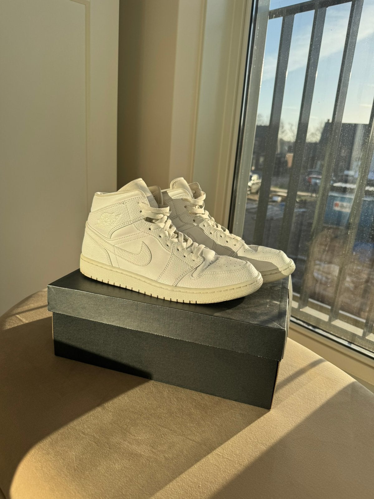 Nike mid 1 white 44, Ophalen of Verzenden, Zo goed als nieuw, Wit