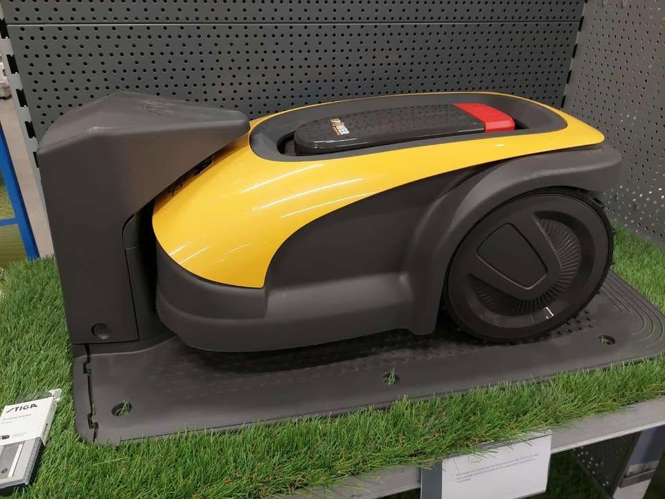 Stiga G600 Robotmaaier [Ophalen}, Tuin en Terras, Robotmaaiers, Ophalen, Zo goed als nieuw, 20 tot 25 cm, Bestuurbaar via app