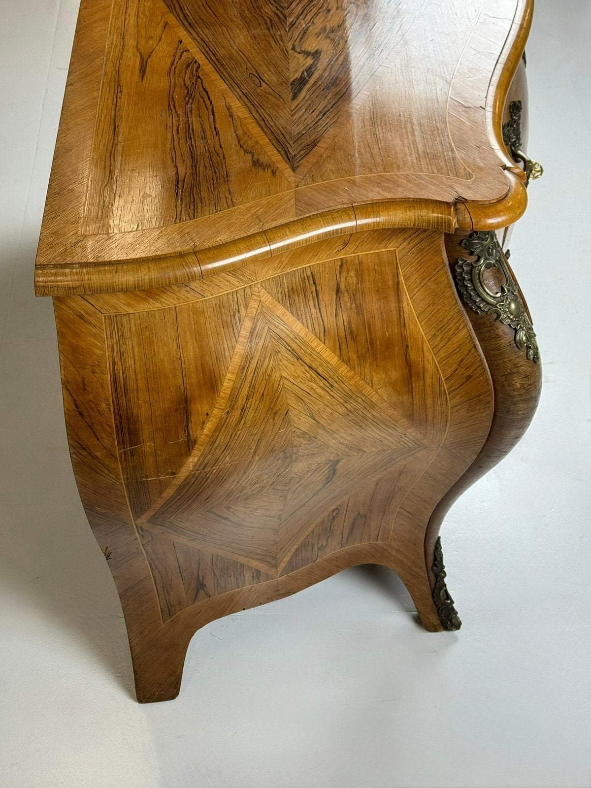 Zweedse Rococo commode 18e eeuw, Ophalen of Verzenden, Zo goed als nieuw, 3 of 4 laden, Minder dan 100 cm