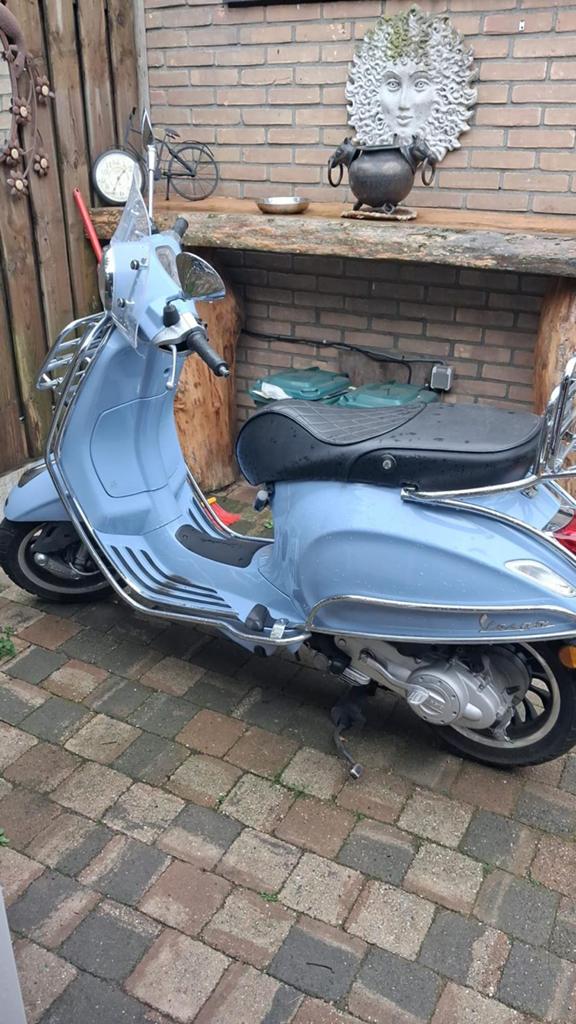 Vespa 2017 bouwjaar 9300km, Ophalen of Verzenden, Zo goed als nieuw, Benzine, Vespa