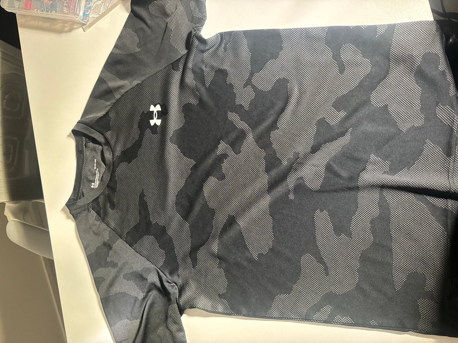 Under Armour sportshirt - Camouflage - Maat S, Fitness, Meerkleurig, Ophalen of Verzenden, Zo goed als nieuw