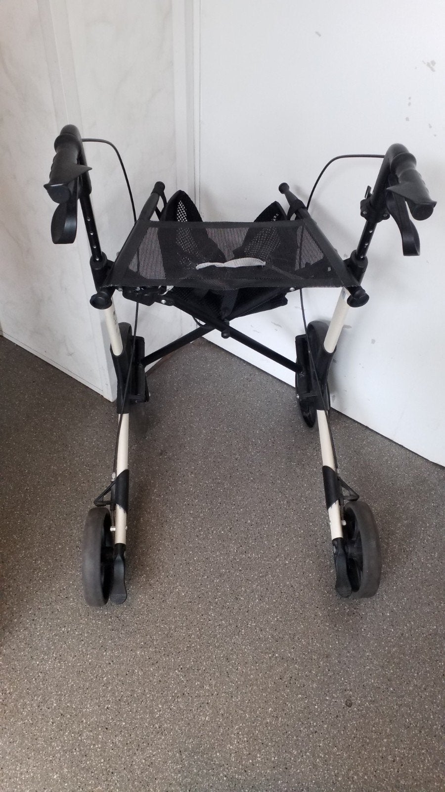 TOPRO  TROJA  LICHTGEWICHT  ROLLATOR, Ophalen, Opvouwbaar