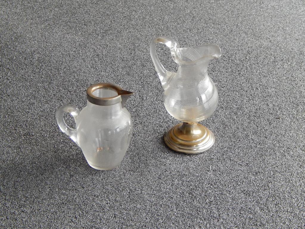 Fries draadglas schenkkannetjes, Antiek en Kunst, Antiek | Glas en Kristal, Ophalen of Verzenden