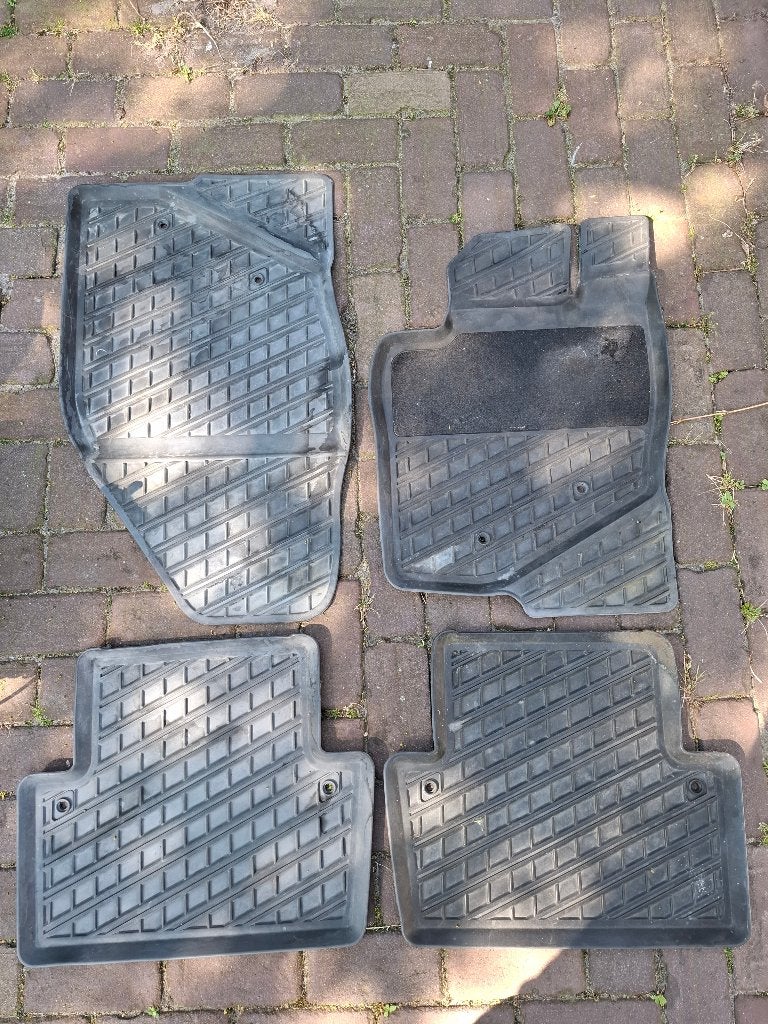 Rubberen automatten Volvo V70, Ophalen, Gebruikt