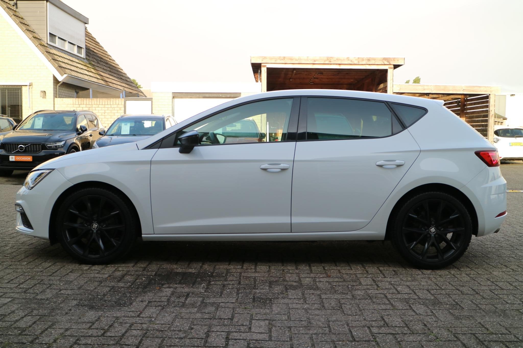SEAT Leon 1.5 TSI FR Intense | Carplay | Camera | Weinig KM!, Auto's, 4 cilinders, 150 pk, Leon, Wit