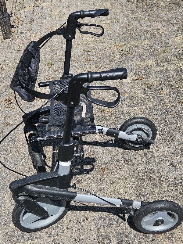 Mooie rollator, Ophalen, Opvouwbaar, Zo goed als nieuw