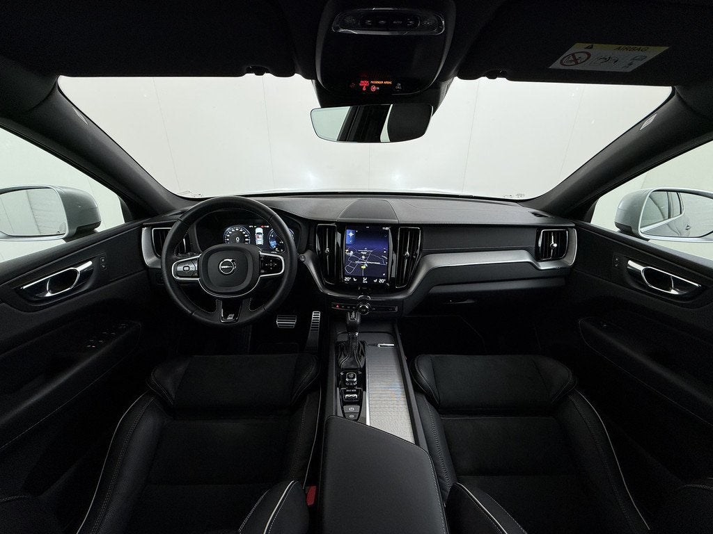 Volvo XC60 T5 251PK Autom Inscription R-design Trekhaak Navi, 4 cilinders, 252 pk, Leder en Stof, 14 km/l