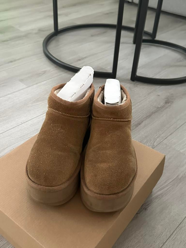 Ugg classic ultra mini - Korte laarzen - chestnut, Bruin, Lage of Enkellaarzen, Ophalen of Verzenden, Zo goed als nieuw