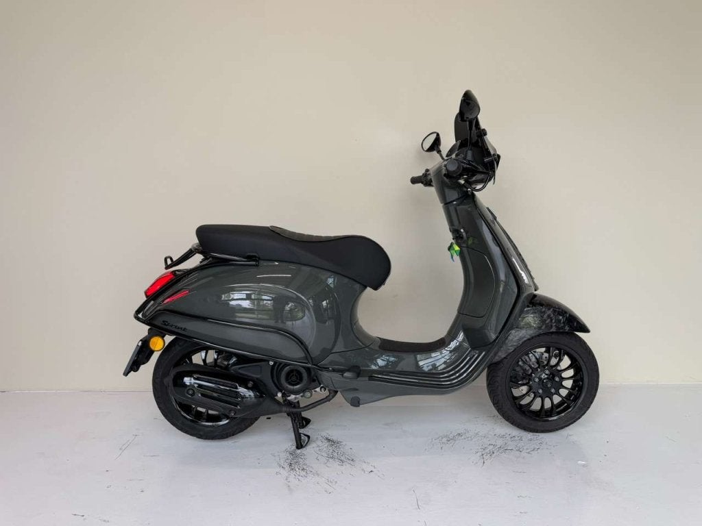 Vespa Sprint Brom 45 km/h, BWJ 2018, Ferrari Grey, Niet ingevuld, Gebruikt, Niet ingevuld, Ophalen of Verzenden