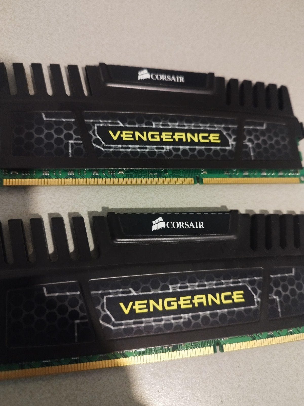 2 x 8gb Corsair vengeance ddr3 intern gebeugen, Computers en Software, Ophalen of Verzenden, DDR3, Desktop