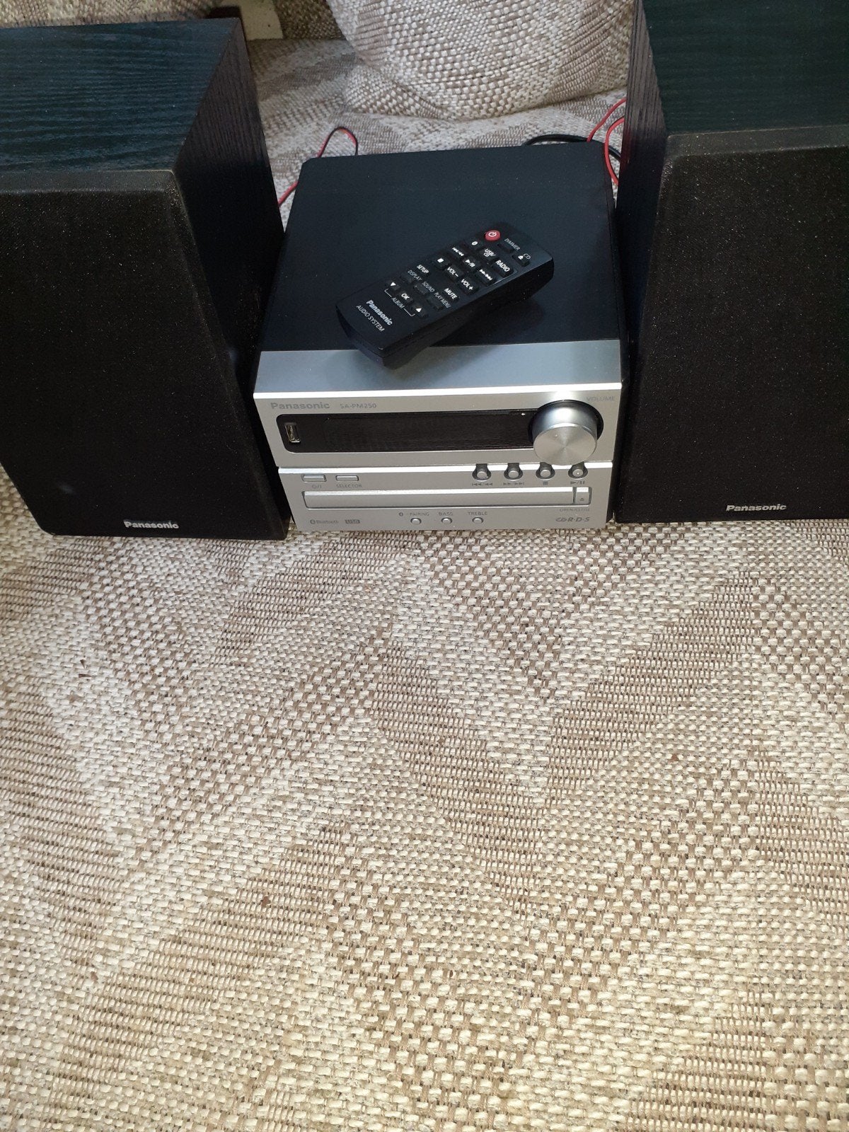 Foto 2 van Panasonic SA-PM250 Microset met Bluetooth en CD-speler