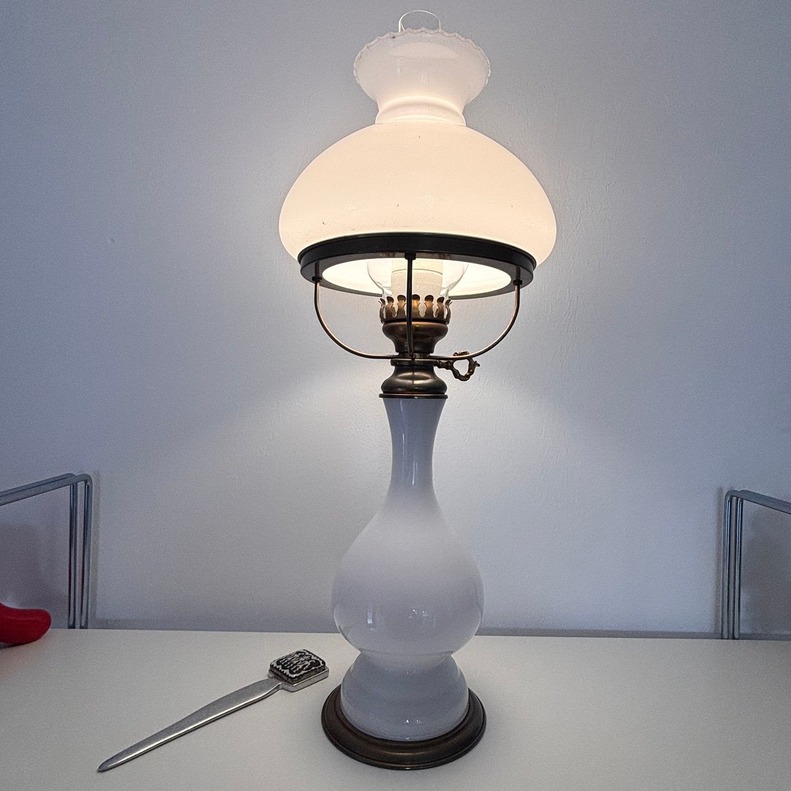 Vintage Nederlandse tafellamp uit de jaren 60/70 van opaline, Ophalen, Gebruikt, Glas, 50 tot 75 cm