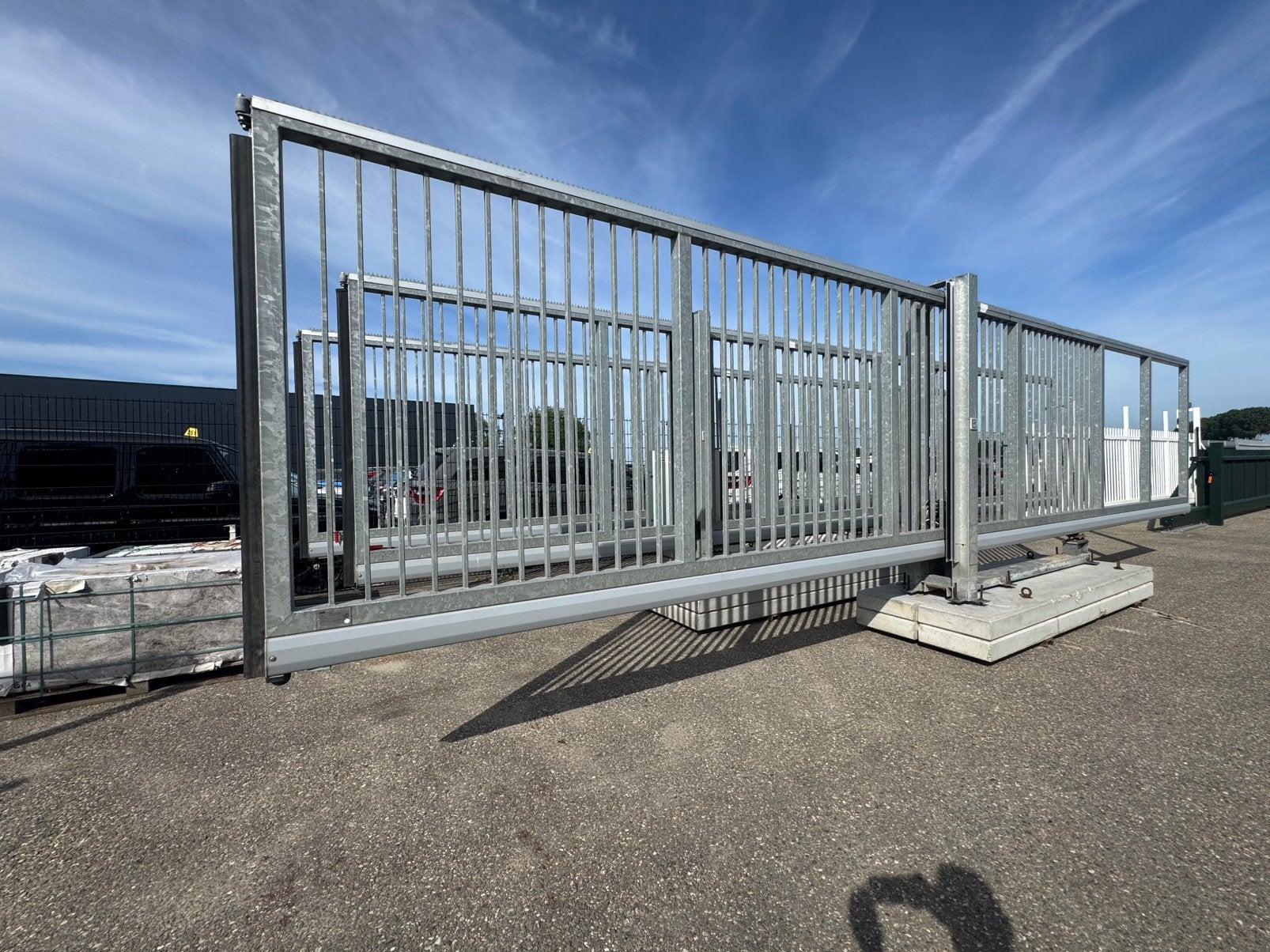 Gebruikte degelijke Automatische schuifpoorten, Ophalen, Zo goed als nieuw, 200 cm of meer, Draaipoort
