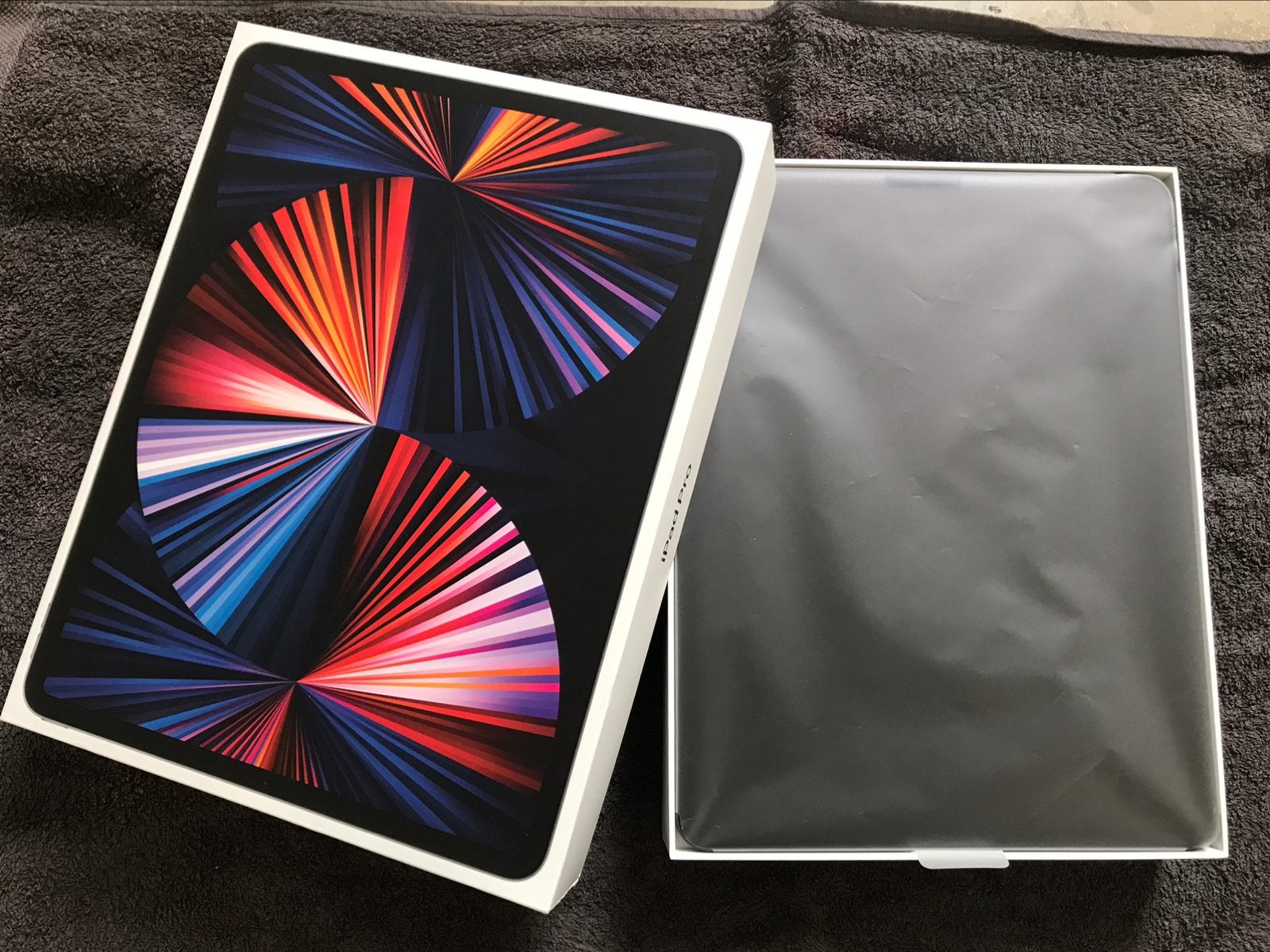 Nieuwstaat: iPad Pro 12,9 5e generatie 256GB, Computers en Software, Ophalen, Zwart, 12 inch, Zo goed als nieuw