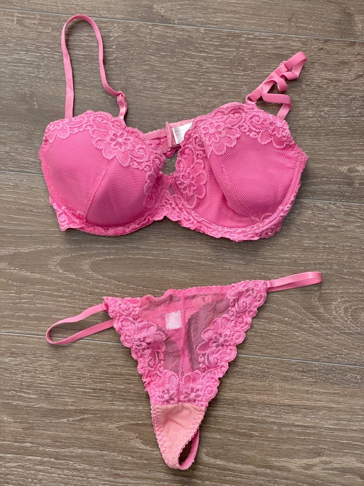 Roze lingerie setje bh en string maat 80c / L, Ophalen of Verzenden, Roze, Setje