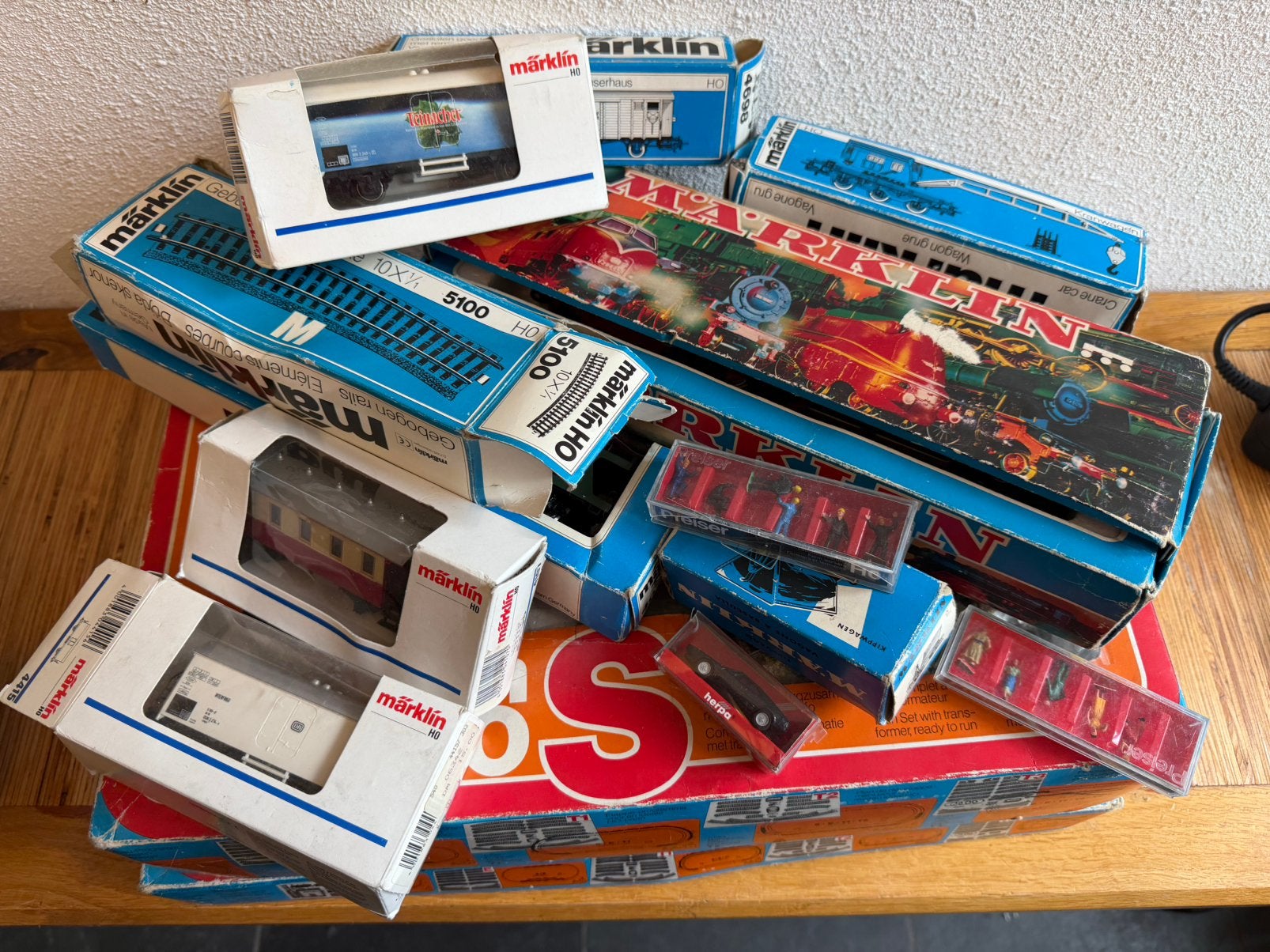Partij Märklin wagons locomotief figuren rails etc, Wisselstroom, Gebruikt, Locomotief, Ophalen of Verzenden