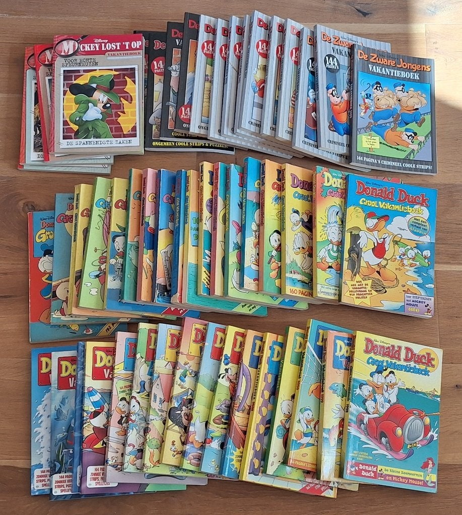 Veel vakantieboeken Donald Duck en Zware Jongens, Boeken, Meerdere stripboeken, Verzenden, Zo goed als nieuw, Donald Duck