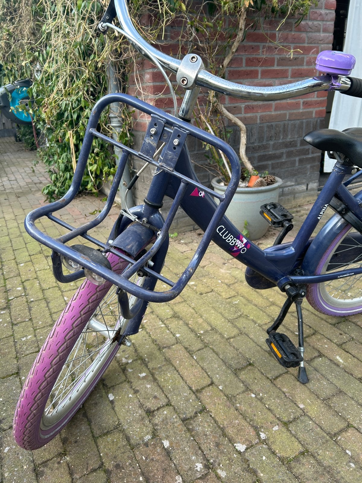 Alpina Clubb fiets met voorrek en paarse banden, Ophalen, Terugtraprem, Handrem, Gebruikt
